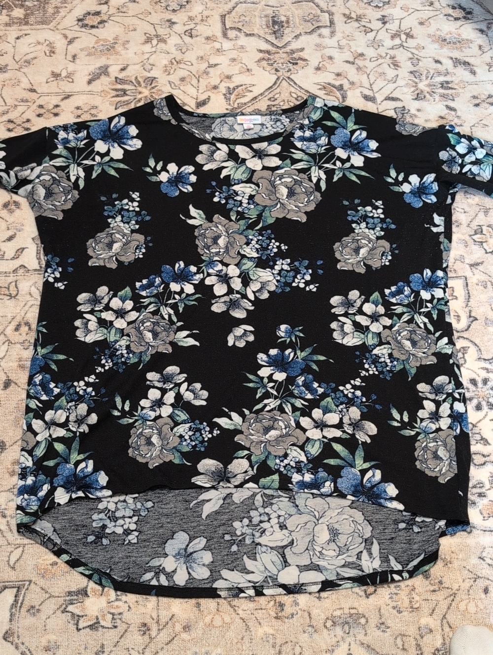 LulaRoe Irma Tunic Top